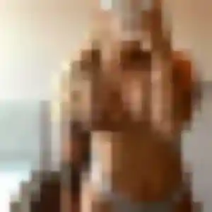 Rencontre Binta, 22 ans à Acigné en privé