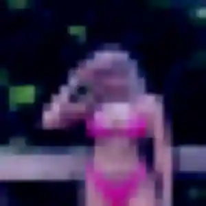 Aliyah, femme de 36 ans cherche plan cul à Allennes-les-Marais