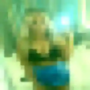 Téning, femme de 34 ans propose plan cul à Allouville-Bellefosse
