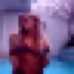 Quetsia, femme de 27 ans cherche plan cul à Arc-lès-Gray