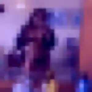 Toyin, 34 ans, connectée à Arc-sous-Cicon pour une rencontre coquine