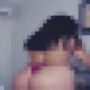 Zélie, 28 ans, en ligne à Arthès pour une rencontre coquine