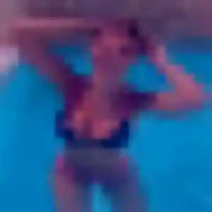 Photo exclusive de Mbène, 26 ans à Ballainvilliers - plan discret