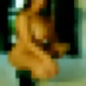 Photo exclusive de Noëlla, 23 ans à Beaujeu-Saint-Vallier-Pierrejux-et-Quitteur - plan discret