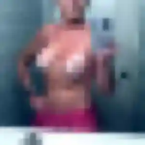 Photo de Akua à Bellaing (44 ans) - plan cul sans inscription