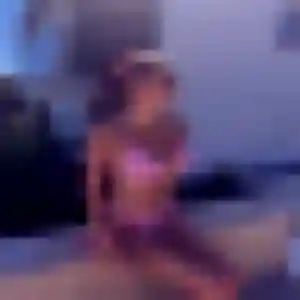 Ifeoma, 22 ans, disponible à Bétaille pour une rencontre coquine