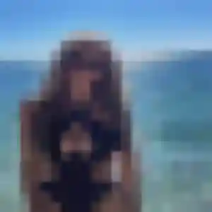 Pénélope, 25 ans, connectée à Bignan pour une rencontre coquine