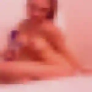 Photo de Awa à Bollène (34 ans) - plan cul discret