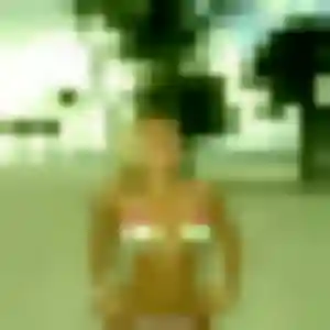 Contacte Zuri, 25 ans à Bollezeele en privé