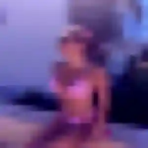 Malaika (34 ans) à Bonne attend un plan cul ce soir