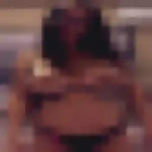 Régine (23 ans) à Bouc-Bel-Air propose une rencontre ce soir