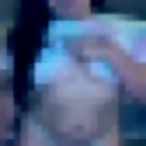 Photo perso de Ayélé, 25 ans à Bouville - plan discret