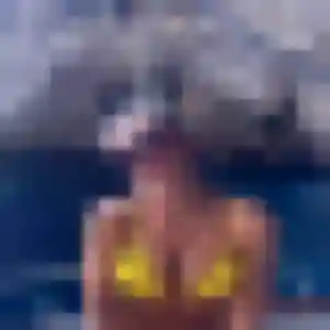Rejoins Latifa, 22 ans à Bretagne-de-Marsan en privé