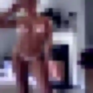 Photo de Dienaba à Cabariot (37 ans) - plan cul anonyme
