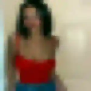 Sandy, 25 ans, en ligne à Carrouges pour une rencontre coquine