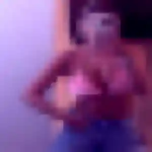 Salamata, 45 ans, connectée à Cartelègue pour une rencontre coquine