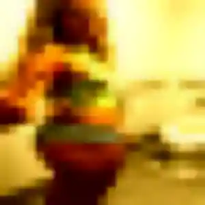 Belle Ronke, 34 ans à Cély - la contacter