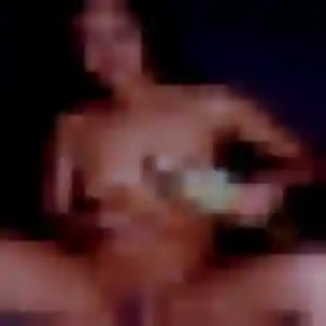 Bola, 32 ans, en ligne à Chambonas pour une rencontre coquine
