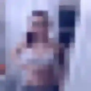 Charmante Valentine, 27 ans à Champigny-sur-Veude - la contacter