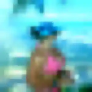 Rejoins Codou, 32 ans à Charnay-lès-Mâcon en privé