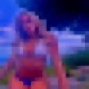 Jolie Ursula, 22 ans à Chazelles - la contacter