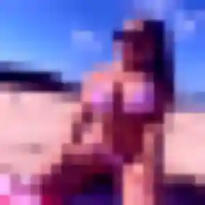 Rejoins Paulette, 23 ans à Chênex en privé