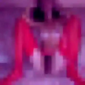 Sexy Yawa, 32 ans à Chevaigné - voir sa photo
