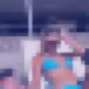 Rejoins Esi, 28 ans à Clermont-Dessous en t'inscrivant