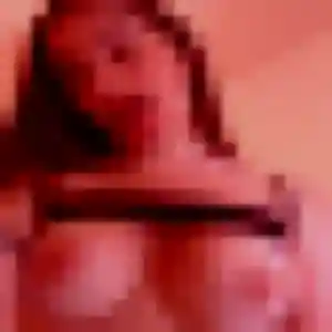 Lou, 34 ans, en ligne à Codolet pour une rencontre coquine