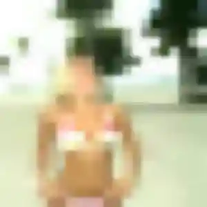 Shanna, 24 ans, disponible à Colleville pour un plan cul