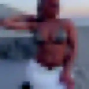 Omotola, 26 ans, disponible à Cologne pour une rencontre coquine