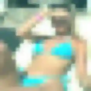 Téning, 28 ans, disponible à Colombiers pour une rencontre coquine