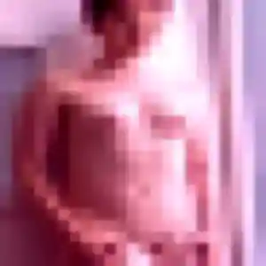 Esi, 29 ans, en ligne à Courçay pour une rencontre coquine