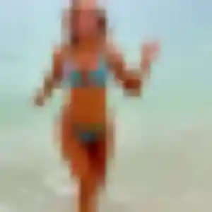 Charmante Saly, 32 ans à Donville-les-Bains - voir sa photo