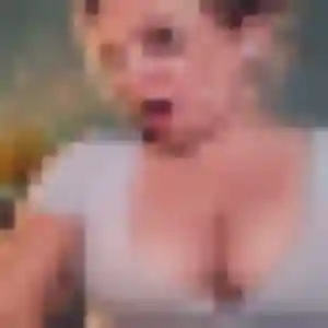 Suzanne, 31 ans, connectée à Douvaine pour une rencontre coquine