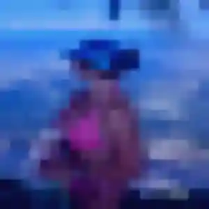 Contacte Adeline, 29 ans à Dracé en privé