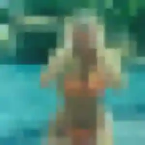 Suzanne, 36 ans, dispo pour plan cul à Écaquelon
