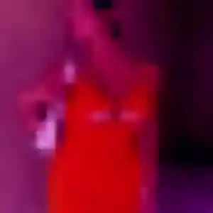 Rejoins Viviane, 27 ans à Elbeuf gratuitement
