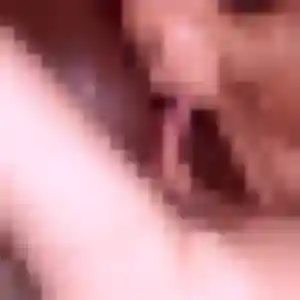 Kelly, 22 ans, en ligne à Étretat pour une rencontre coquine