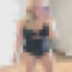 Charmante Coralie, 36 ans à Farges-lès-Chalon - voir sa photo