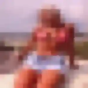 Lou, femme de 33 ans propose plan cul à Feigères