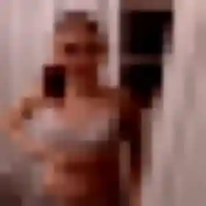 Photo exclusive de Valentine, 22 ans à Forges-les-Bains - plan discret