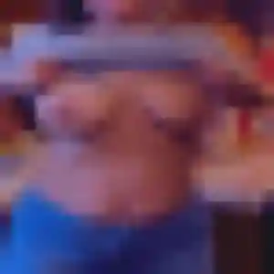 Astou, 29 ans, en ligne à Fressenneville pour un plan cul