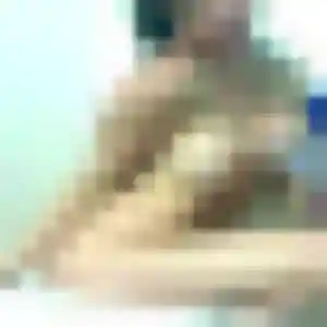 Adjoua, femme de 23 ans cherche plan cul à Freyming-Merlebach
