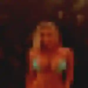 Charmante Adeline, 28 ans à Furiani - voir sa photo