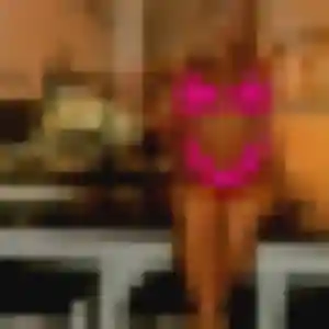 Abena, fille de 25 ans veut plan cul à Genouillac