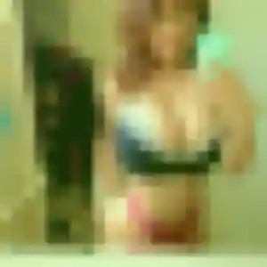 Charmante Lina, 34 ans à Giraumont - voir sa photo