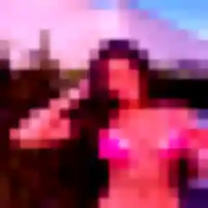 Céline, 22 ans, en ligne à Gourbeyre pour un plan cul