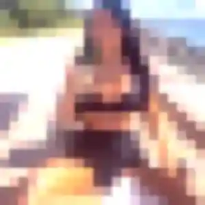 Oumy, 22 ans, connectée à Griesheim-sur-Souffel pour une rencontre coquine
