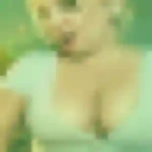 Rejoins Evelyne, 24 ans à Illats gratuitement